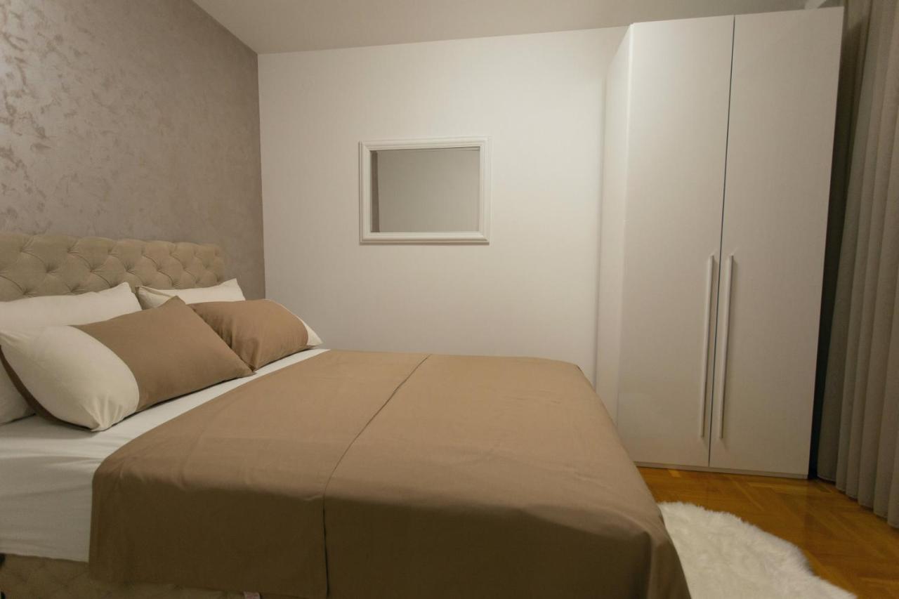 סרמסקה מיטרוביקה Apartman Sunset מראה חיצוני תמונה