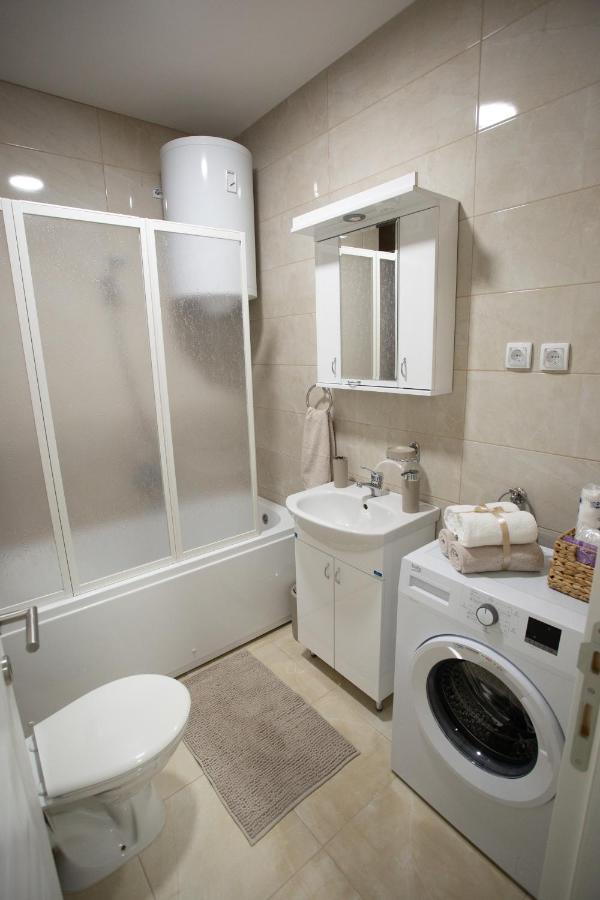 סרמסקה מיטרוביקה Apartman Sunset מראה חיצוני תמונה